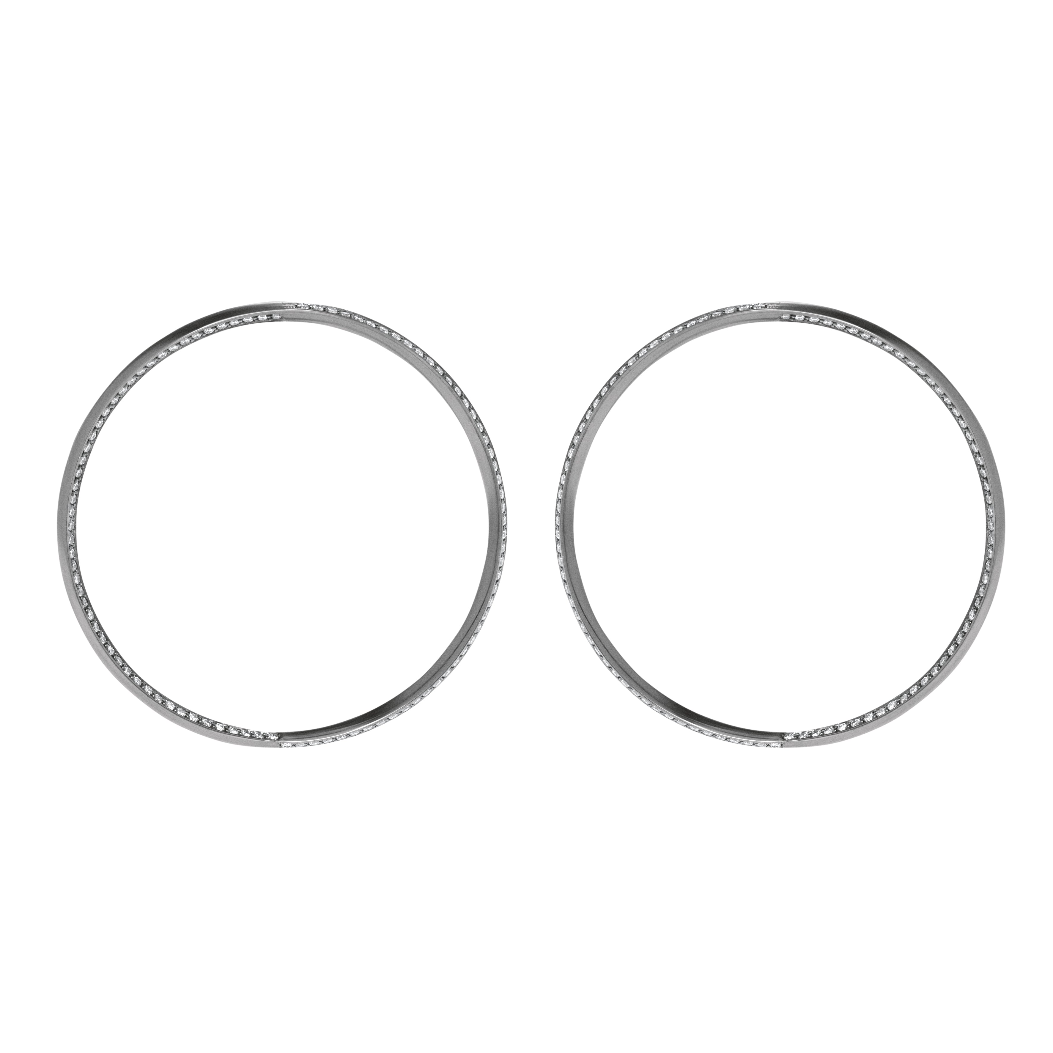 Brinco Lifestyle De Ouro Branco 18K Com Ródio Negro E Diamante - G