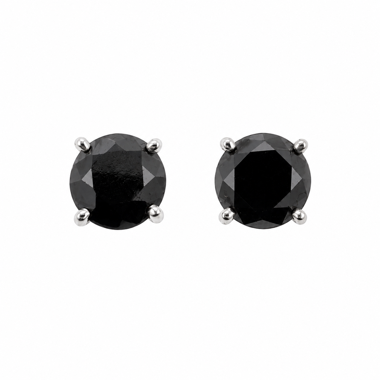 Brinco Especial Solitário | Ouro Branco 18K com Ródio Negro e Diamantes Negros