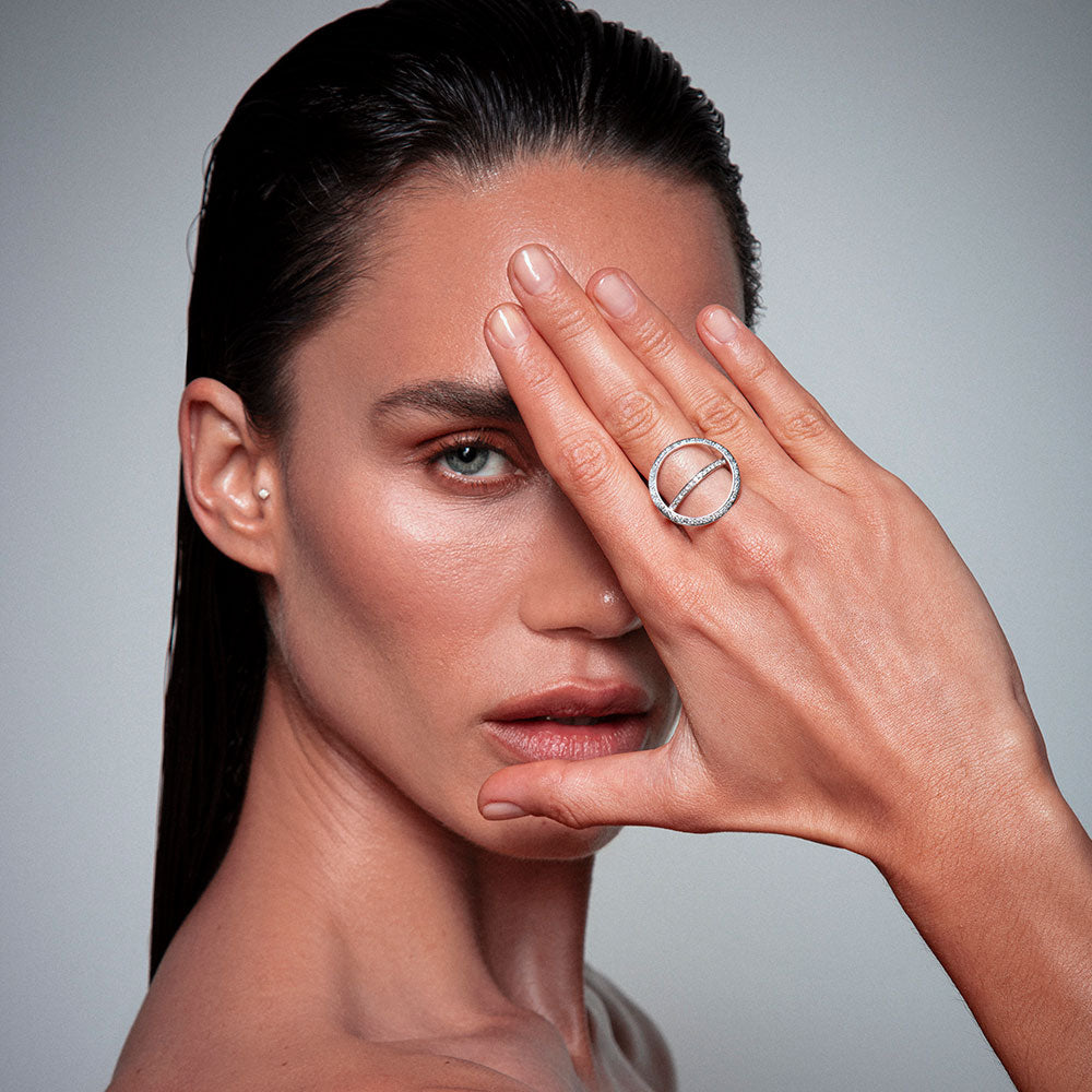 Anel Avantgarde De Ouro Branco 18K E Diamante