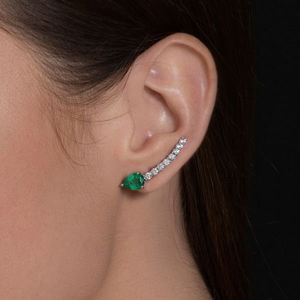 Brinco Ear Cuff Voyeur | Ouro Branco 18K com Diamantes E Esmeralda - Jack Vartanian - Ear Cuffs