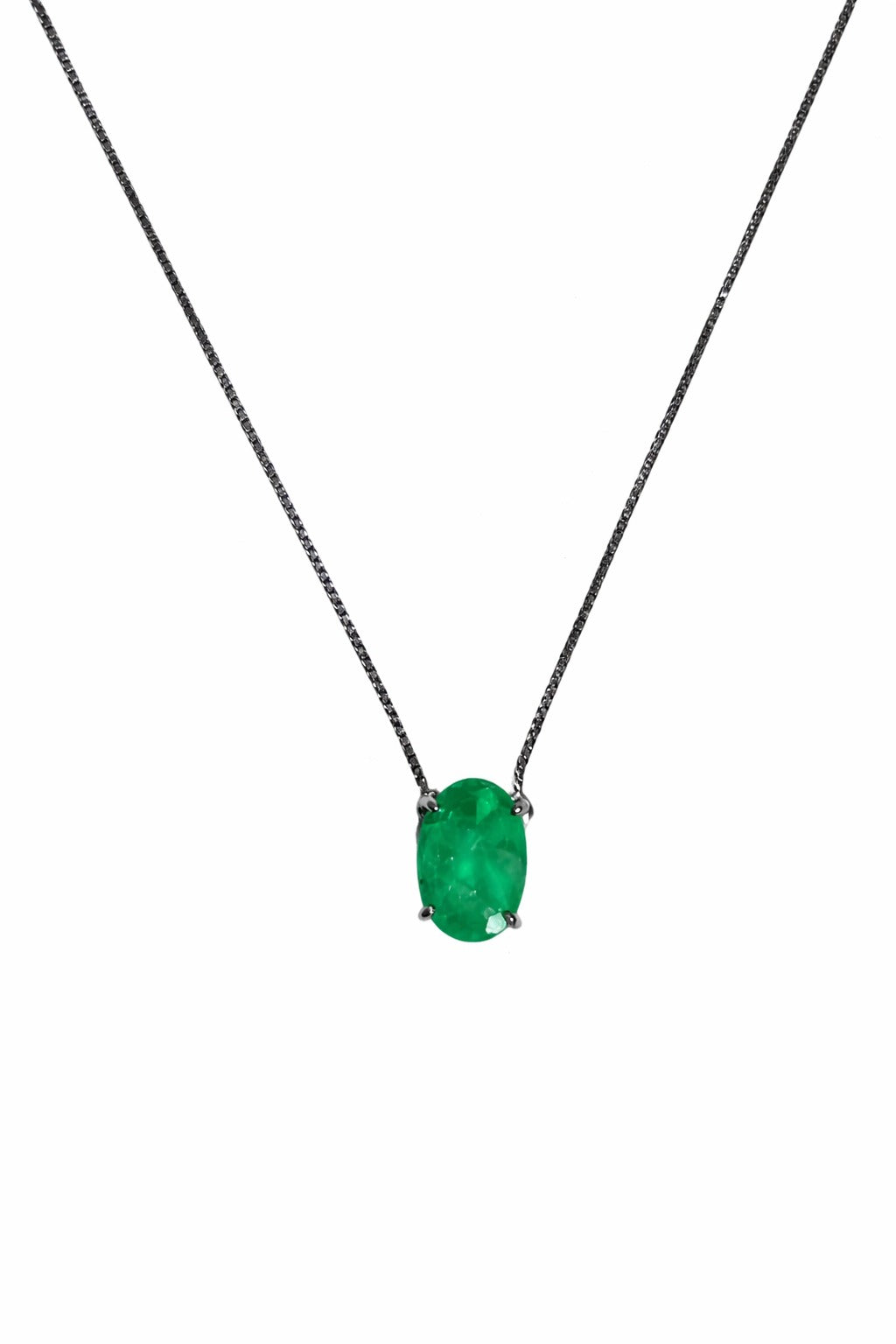 Colar Solitário Oval | Ouro Branco 18K com Ródio Negro e Esmeralda