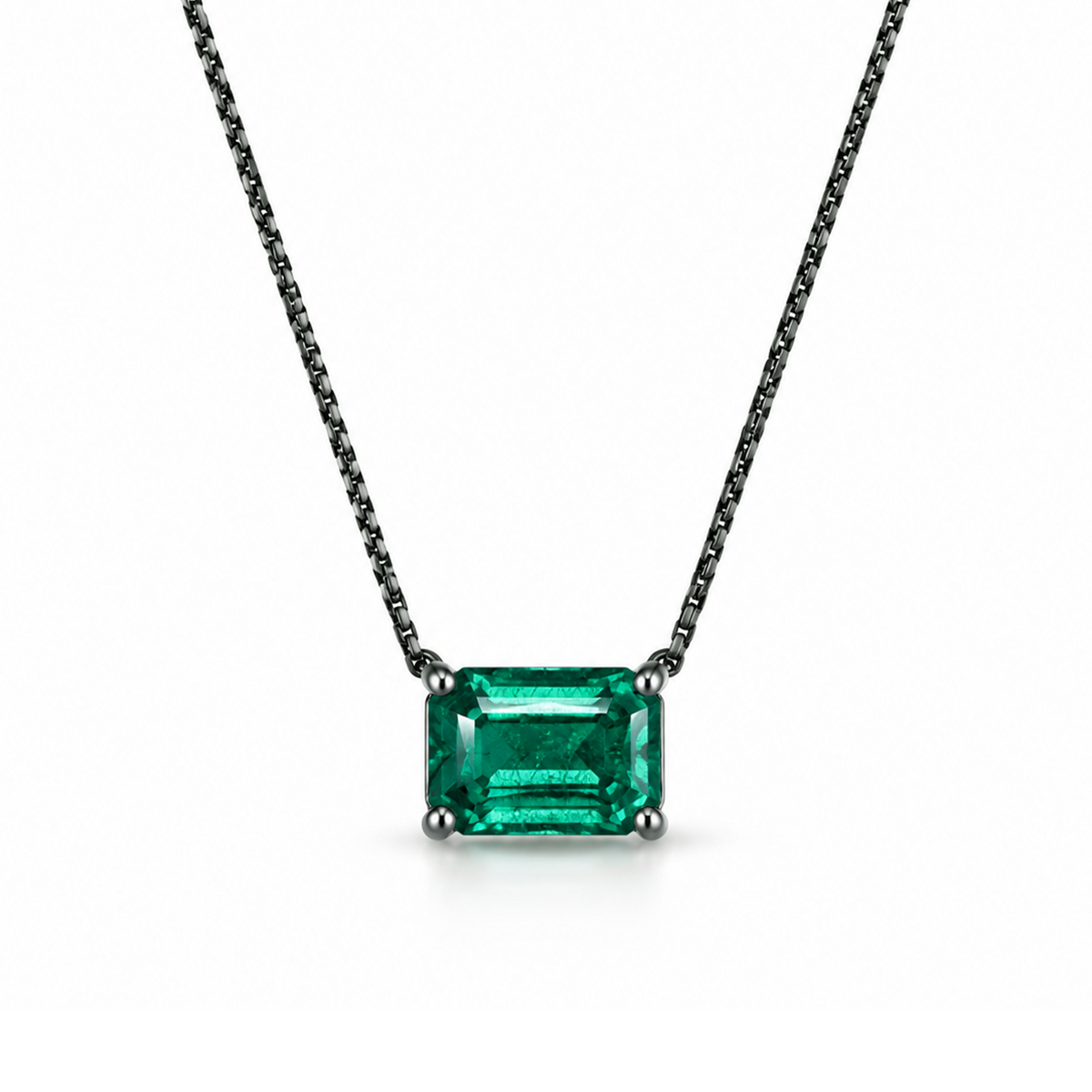 Colar Especial Solitário | Ouro Branco 18K com Ródio Negro e Esmeralda